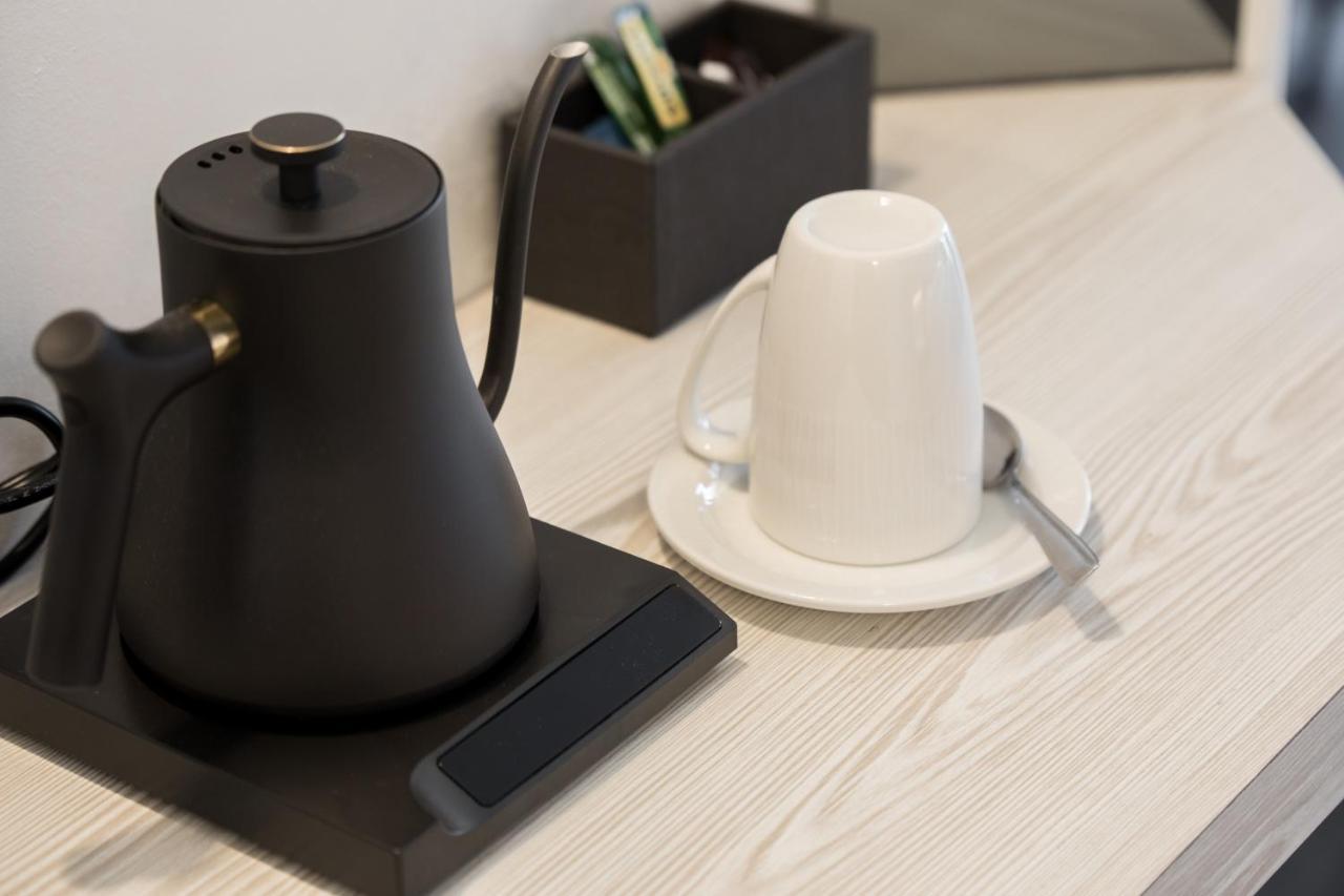 Hotel Aquila D'Oro Desenzano เดเซนซาโนเดลการ์ดา ภายนอก รูปภาพ